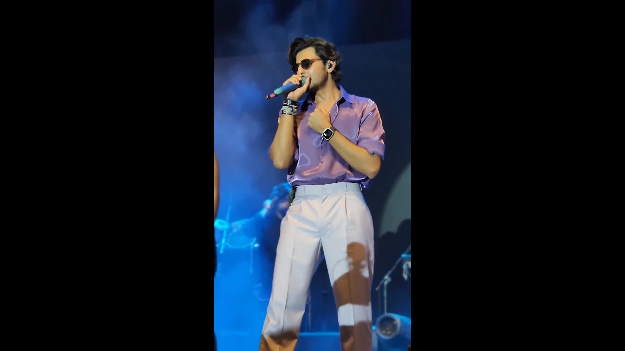 Apna Bana Le - Live in Lucknow πΆ | Darshan Raval