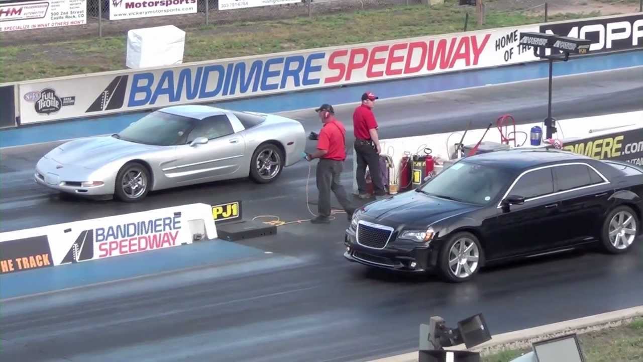 2012 Chrysler 300 SRT8 vs Corvette 🏁
