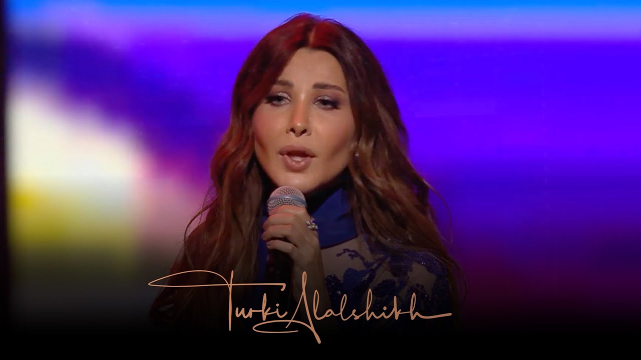 Nancy Ajram's Joyful Performance at Riyadh 2022 🎶