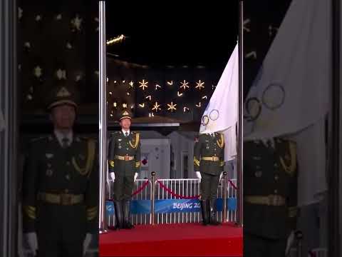 Look at the left side guy, Olympic Beijing 2022, (face replacement😁)