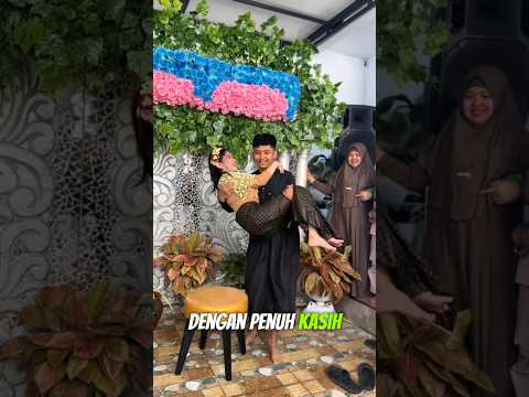 momen haru ketika adik gendong kakaknya setelah selesai siraman pengantin ‼️‼️ #adik #haru #nikah