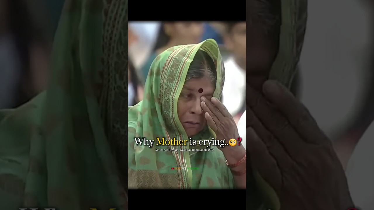 Mother of Havildar Kashiray Bammanalli Receives Shaurya Chakra