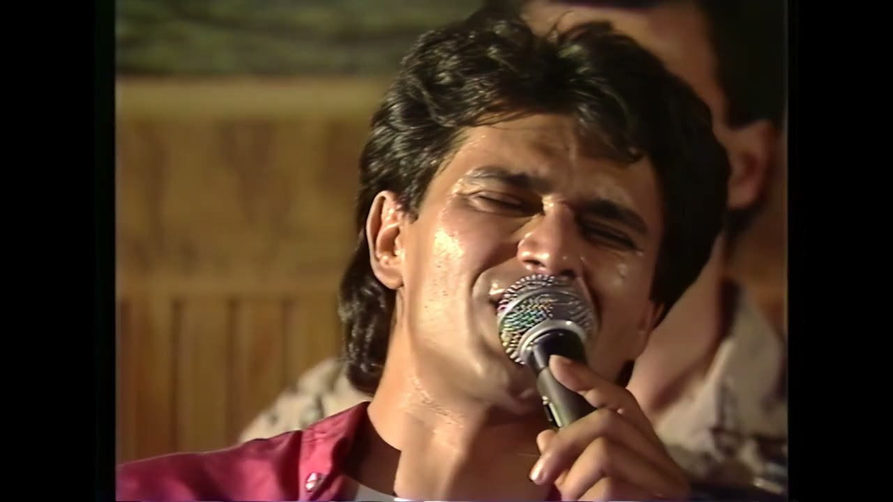 Sinan Sakic i Juzni Vetar - Sklonite case sa stola (Digital remaster)