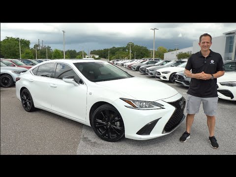 Lexus ES 350 F Sport vs. 2025 Toyota Camry XLE 🚗