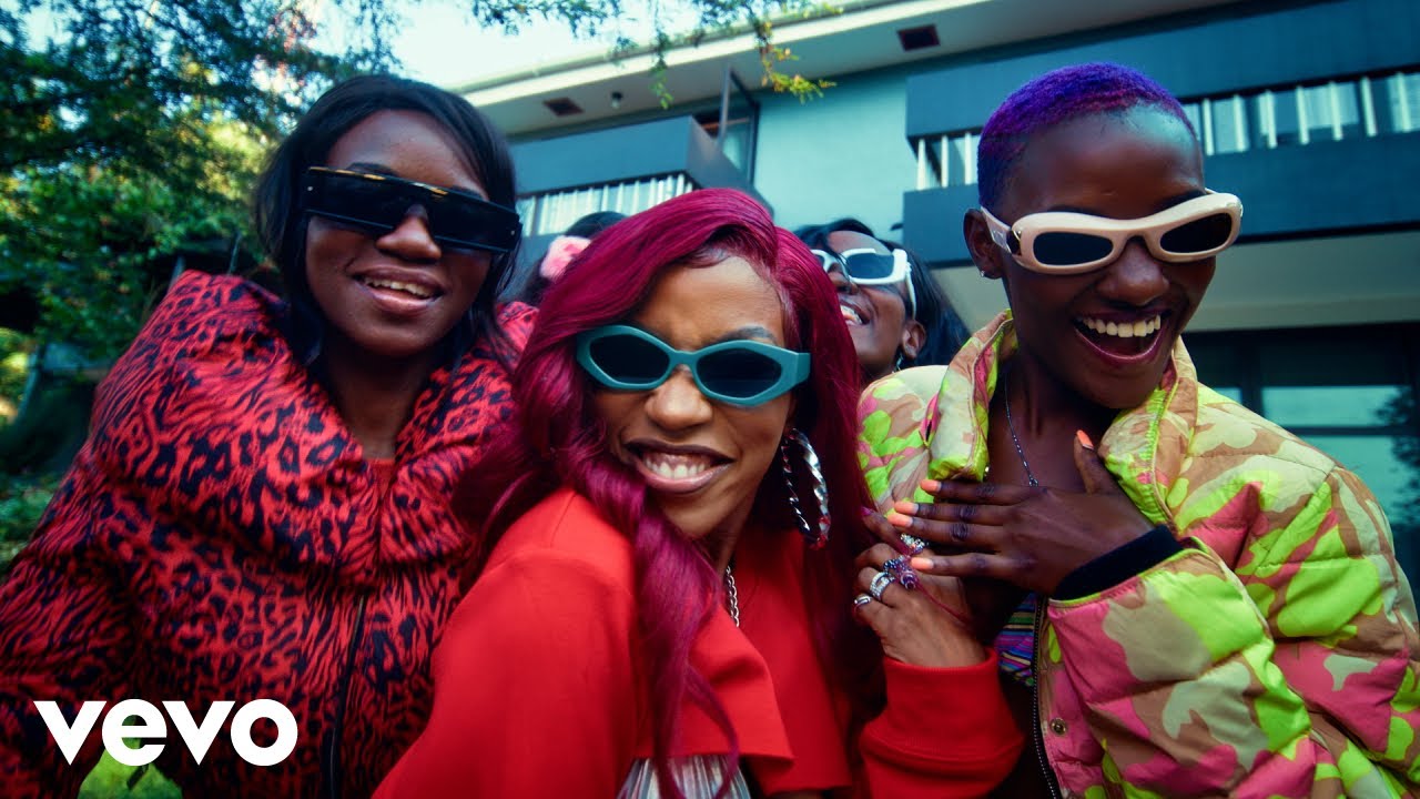 Vinka - Bailando Official Music Video 🎶