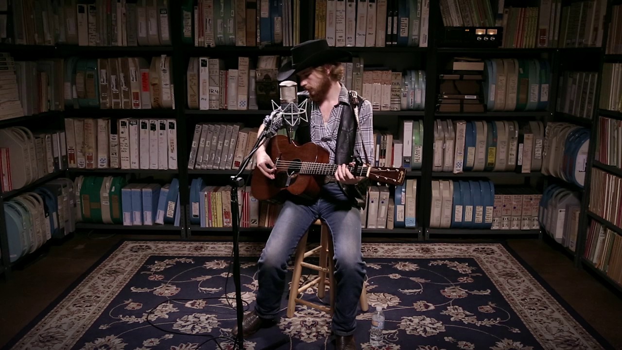 Colter Wall Performs 'Kate McCannon' Live at Paste Studios 🎸 (2017)