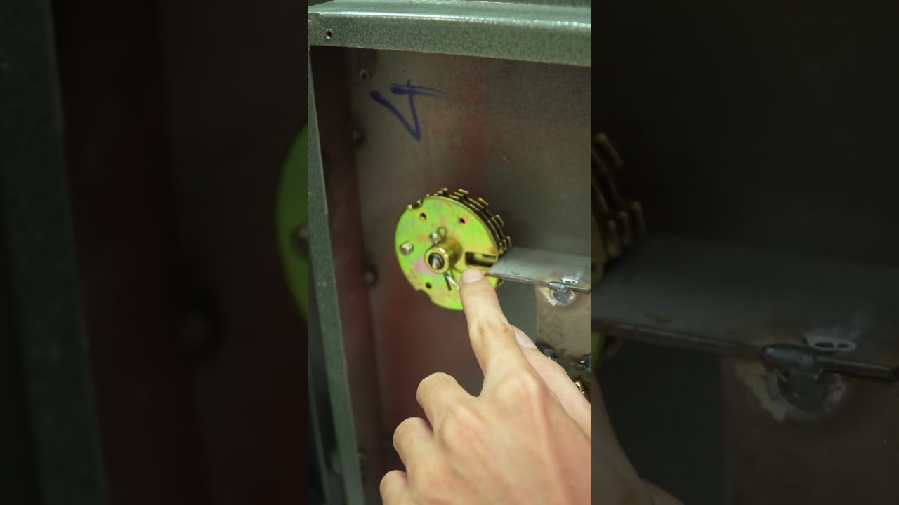 Cách Mở Két Sắt Khóa Cơ 4 Số Cực Đơn Giản Khi Bị Quên Mã