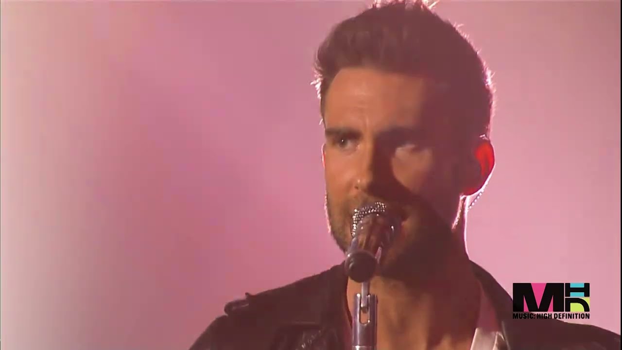 Maroon 5 ft. Rihanna - If I Ever See Your Face Again (Live 2008) 🎤