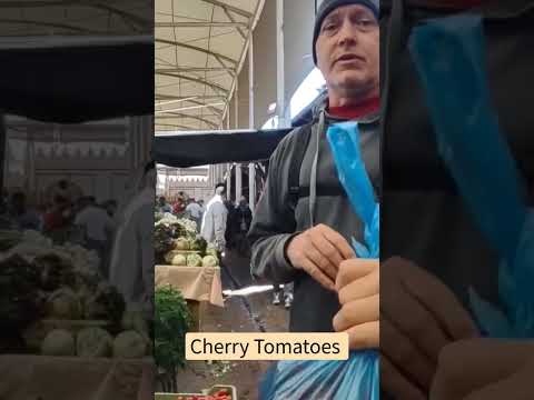 A Foodie's Guide to Shopping for Cherry Tomatoes in Tunis