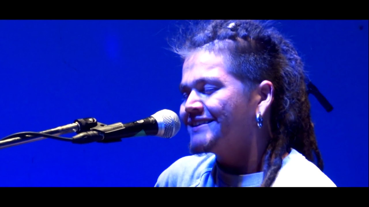 Rafael Araos Performs 'Mil Horas' Cover at Winfest 2018 🎶