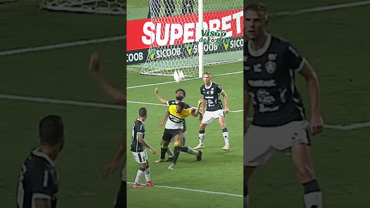 Polêmica no Futebol: Foi pênalti ou não? ⚽️ Debate acirrado entre Criciúma e Remo!