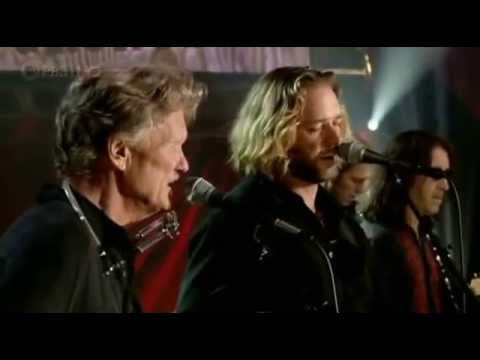 Kris Kristofferson & Russell Crowe Live - Me and Bobby McGee (2003)