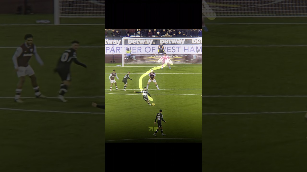 Knuckleball vs. Deflection? 🧐