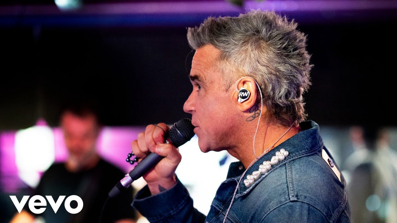 Robbie Williams Performs 'Old Before I Die' at Radio 1 Live 🎶