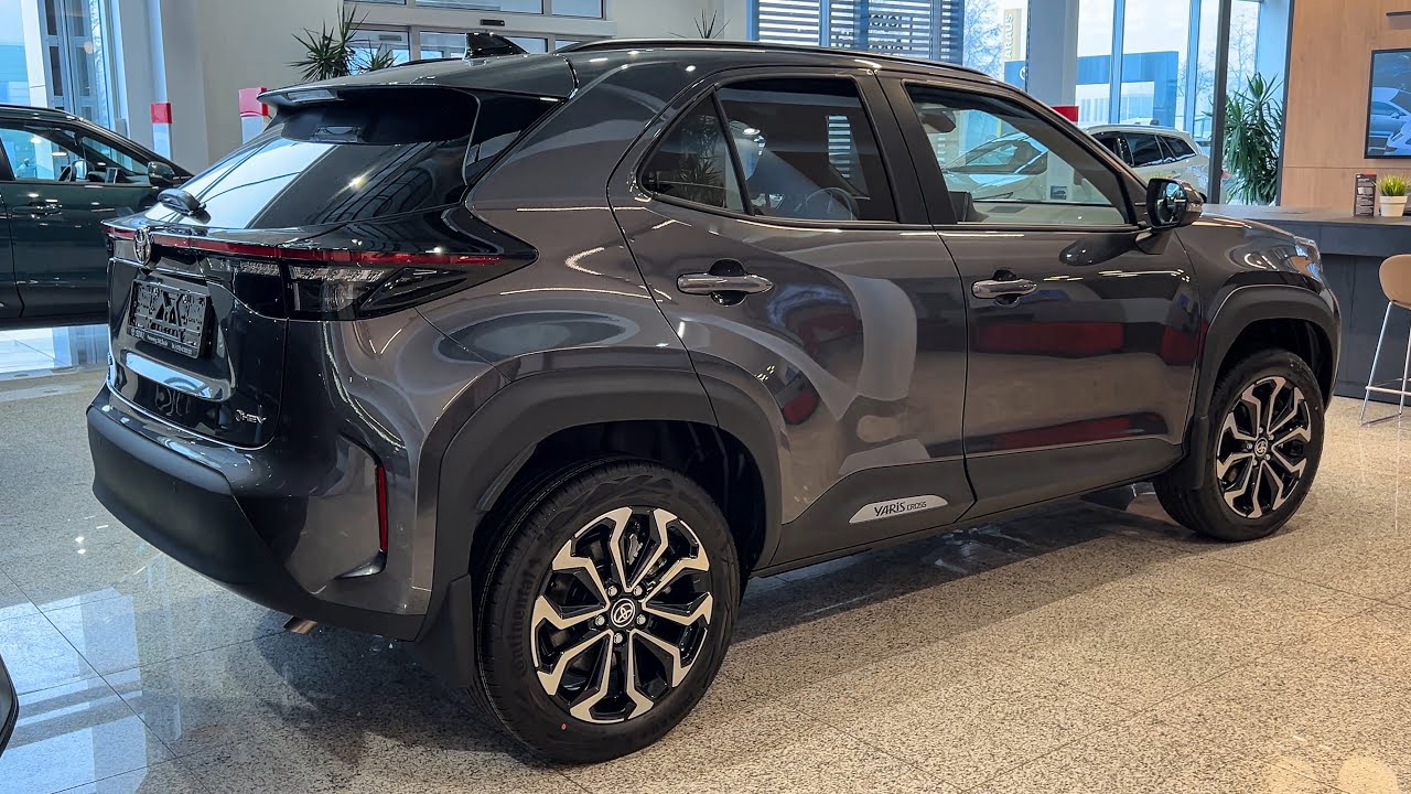 2026 Toyota Yaris Cross Hybrid Walkaround 🚗