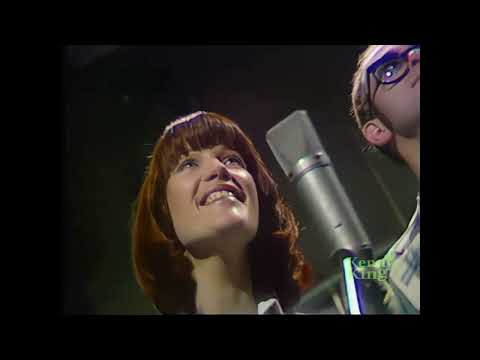 ELTON JOHN/ KIKI DEE -Don't go Breaking my Heart- TOTP, UK(12/25/1976) 4K HD/ 50FPS
