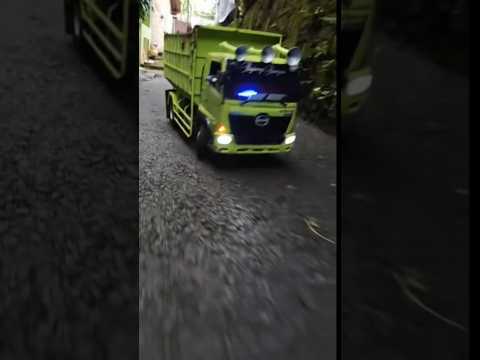 Truk RC Hino Truk Oleng Mobil Mobilan#mainananak #trukoleng #mencarimainan