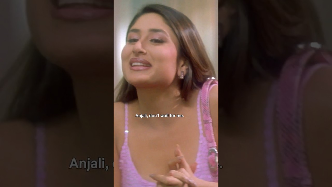 Kareena Kapoor's Iconic Poo Look in Kabhi Khushi Kabhie Gham 🤩 | Watch on Netflix