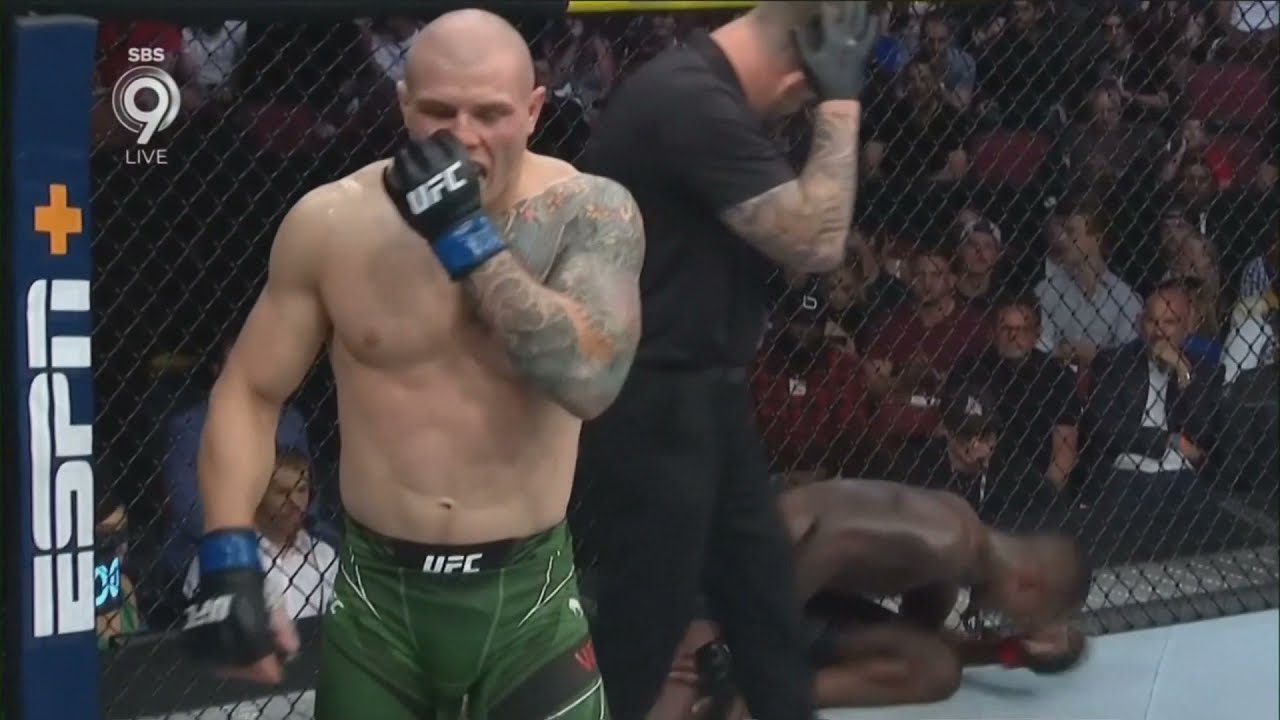 Vettori Knocks Out Adesanya in Epic Fight 🇮🇹