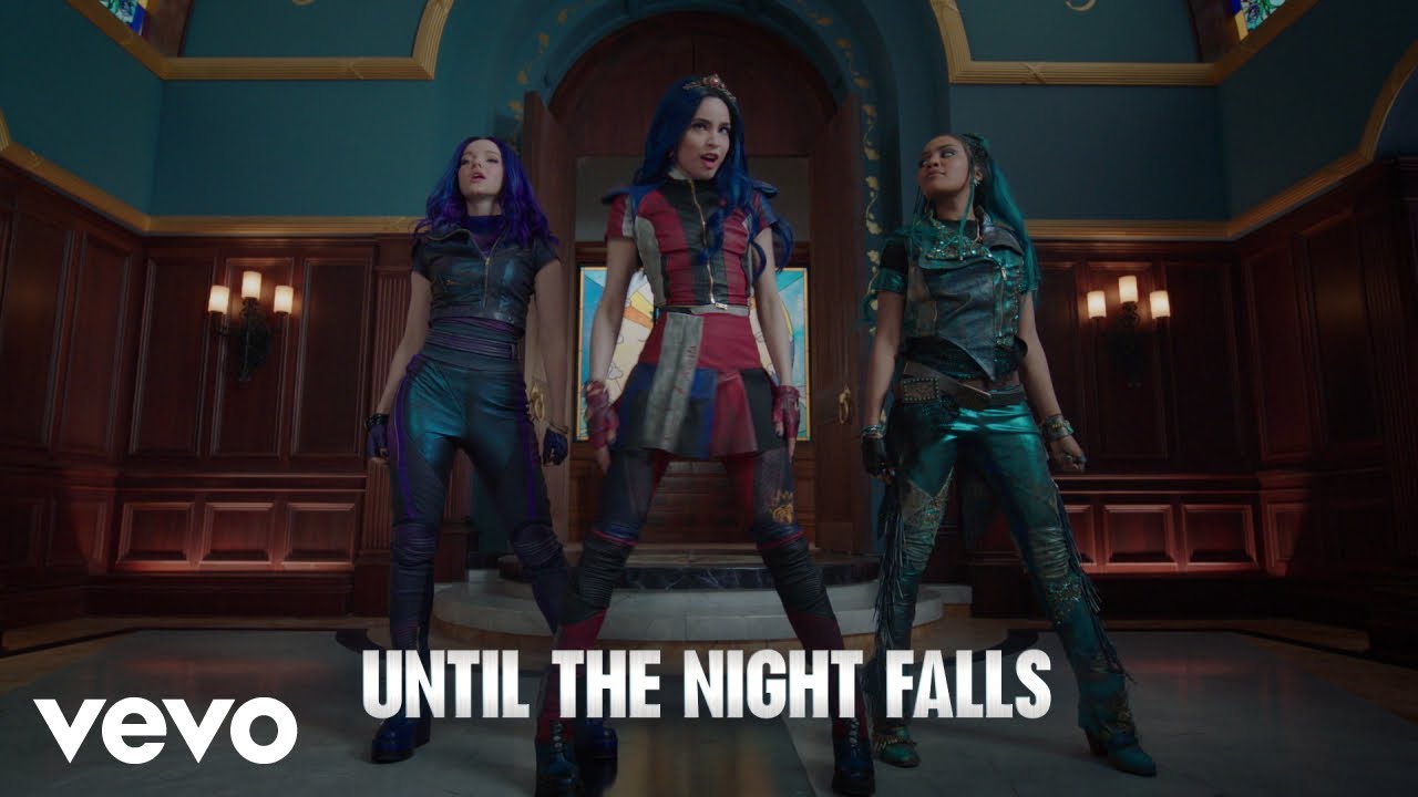 Descendants 3 Cast & Night Falls Sing-Along ๐ถ