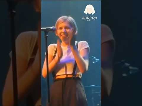 AURORA forgets the lyrics of the live song ( so cute ) 🥺❤️