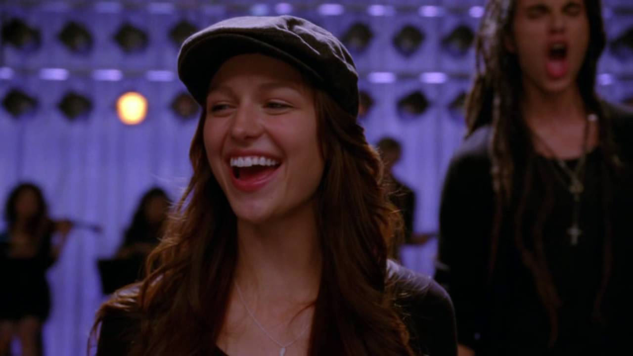 Watch GLEE's Stunning Full Performance of 'Chasing Pavements' ๐ถ