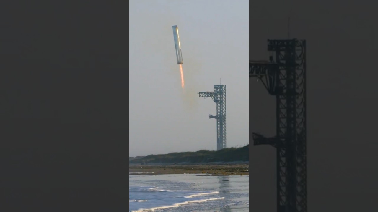 SpaceX Catches Starship Booster Mid-Air 🚀