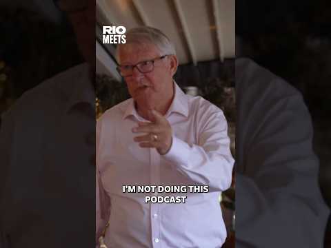 When Sir Alex Ferguson Gatecrashes Your Podcast 📞 😂 #football #podcast #manchesterunited