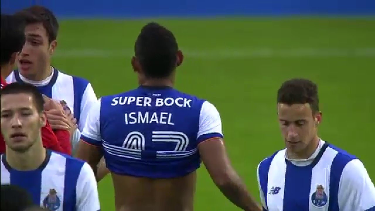 FC Porto B Dominates Santa Clara 4-2 in Exciting Segunda Liga Match ⚽