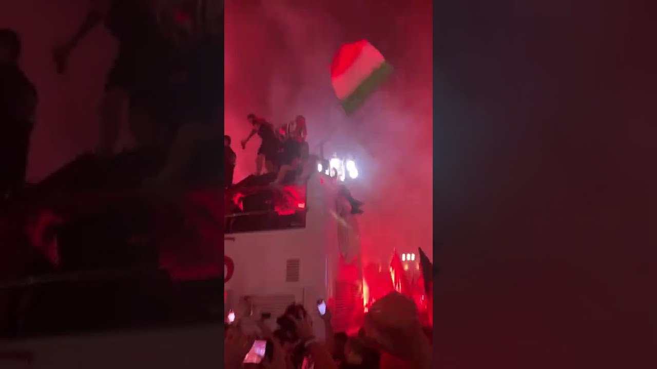 Pioli on Fire! Celebrating 19th Scudetto in Piazza Duomo 🏆
