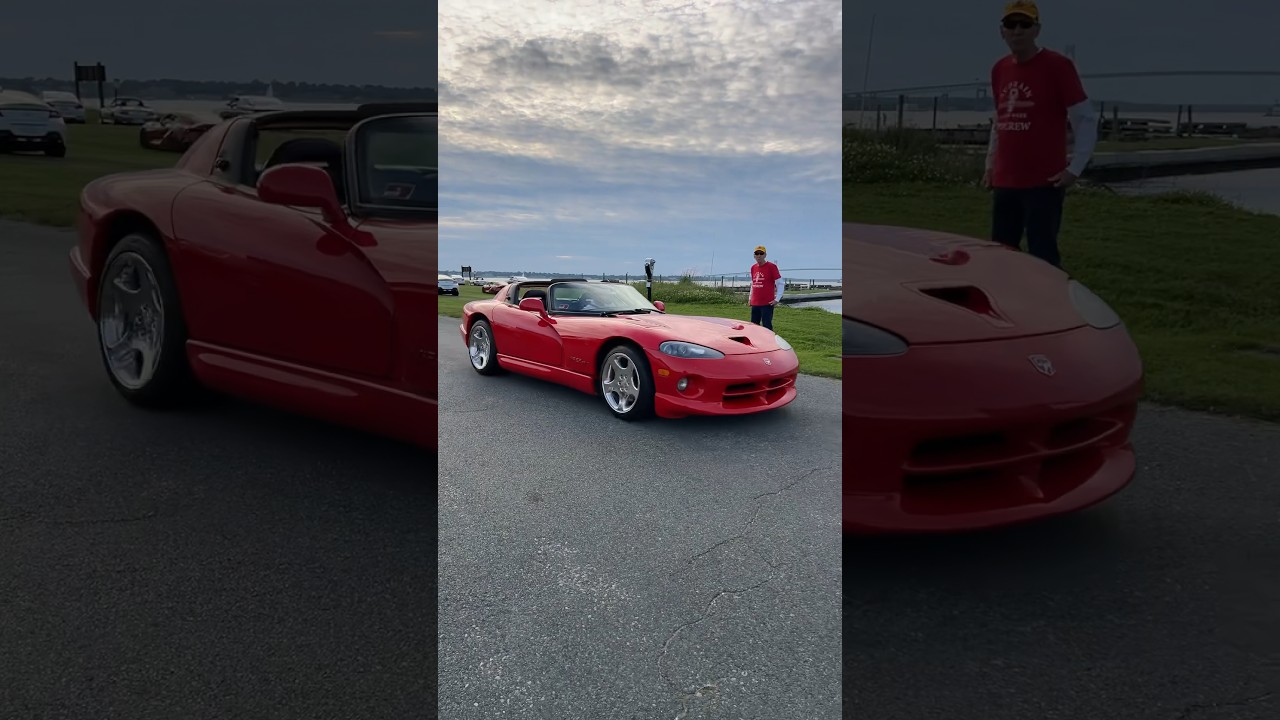 Experience the Thrill of the Dodge Viper RT/10 π β The Classic Sports Car