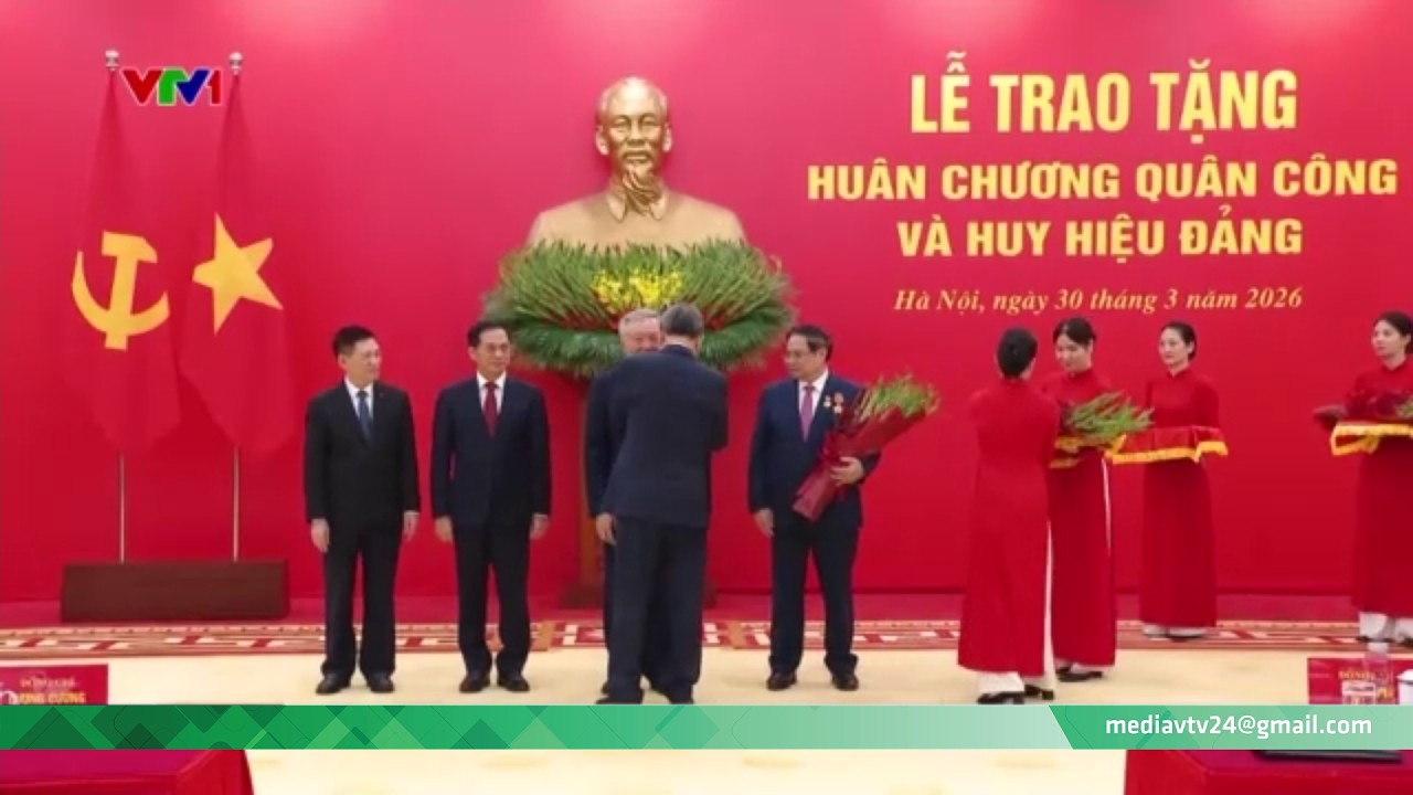 Trao Huân chương Quân công hạng nhất tặng Thủ tướng Phạm Minh Chính và các đồng chí lãnh đạo