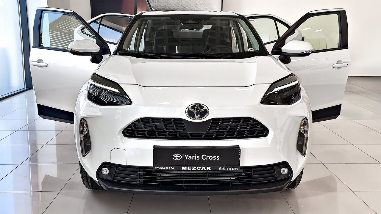 2025 Toyota Yaris Cross Hybrid: Interior & Exterior 🚗