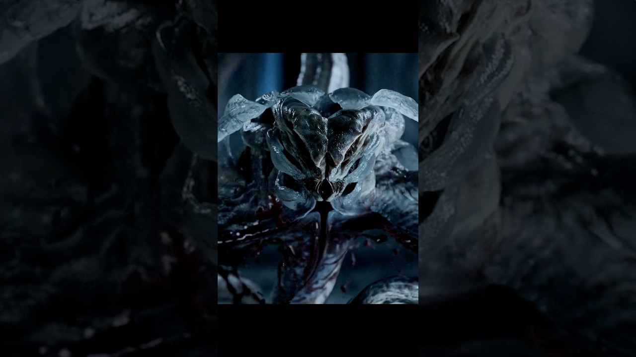 Life (2017): Calvin Turns Monster 😱