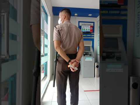 "Satpam nya Bank BCA,.... Mantap,.... 👍👍👍 #Shorts #shortsvideo