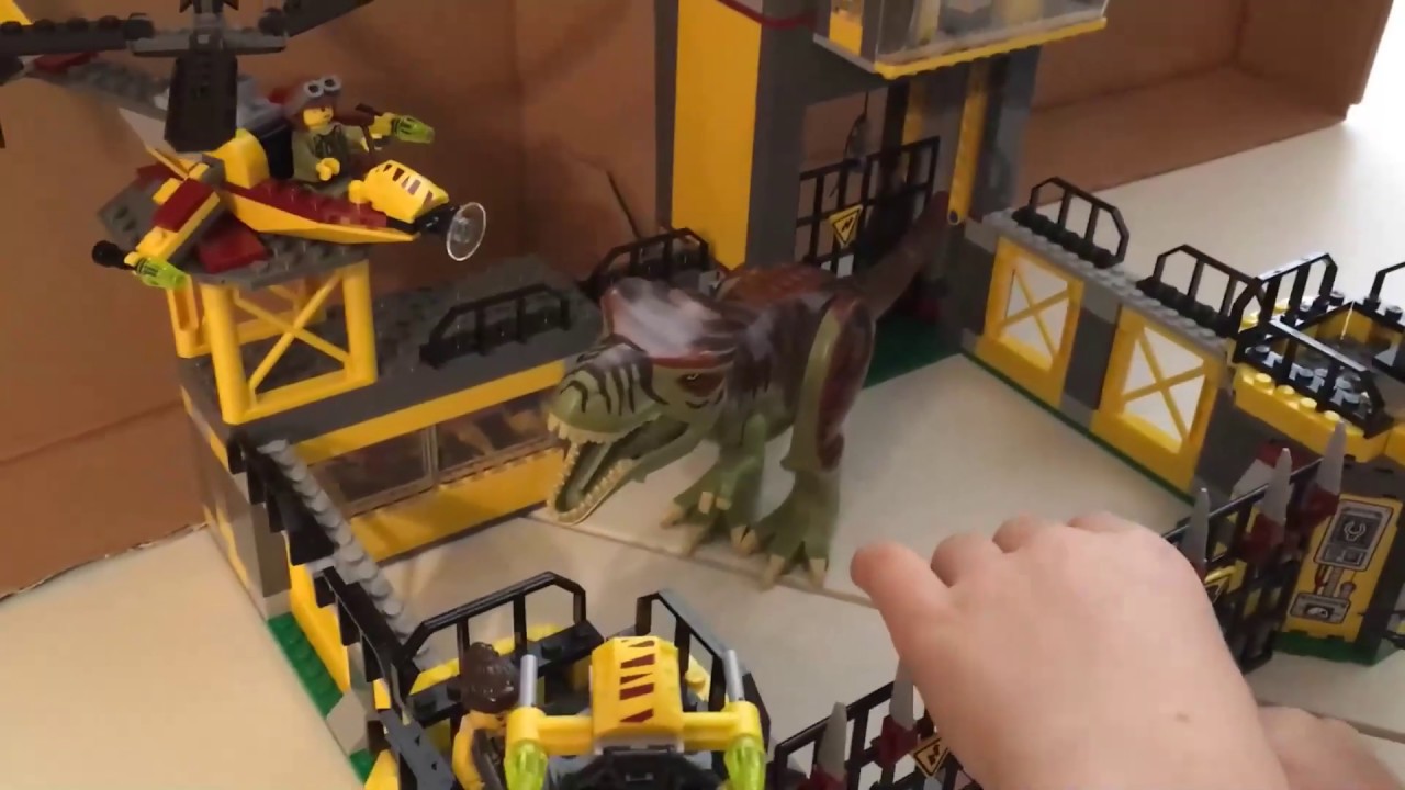 Ryan LEGO 5887 Dino Defense HQ Review ๐ฆ