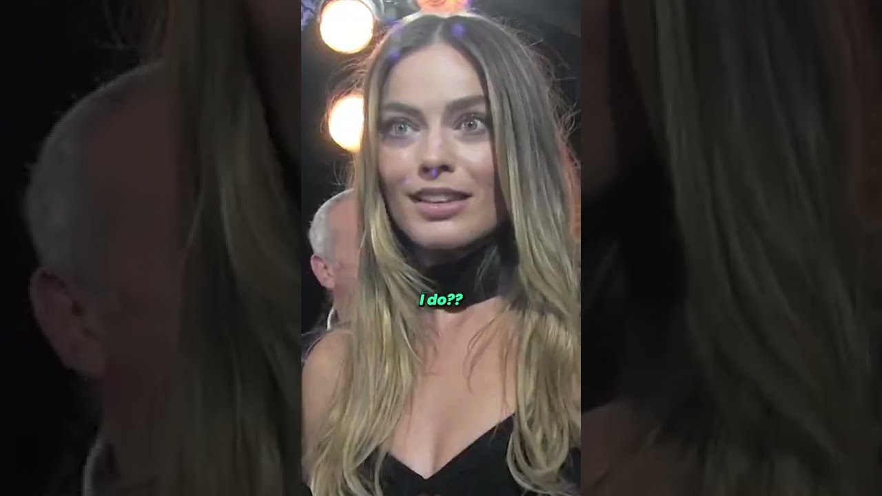 Margot Robbie & Emma Mackey: Conspiracy? 🤔