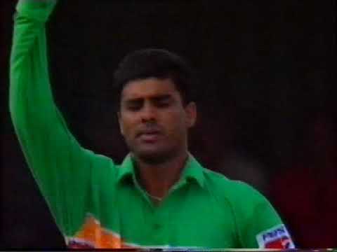 Waqar Younis' ODI Hat-Trick vs NZ (1993) 🏏