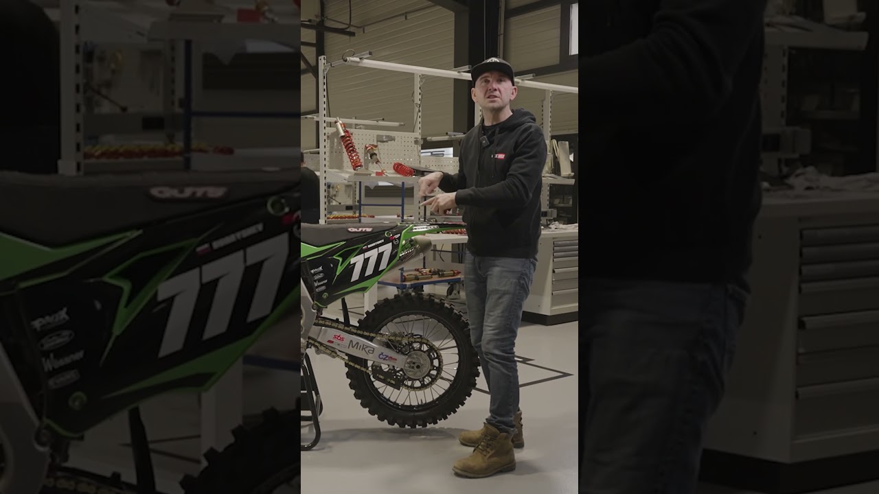 Comment Vérifier la Précharge de Votre Amortisseur pour une Meilleure Performance 🏍️