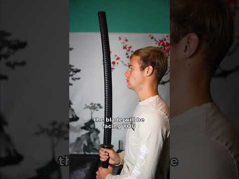 Are You Holding Your Katana Wrong? Learn the Right Technique! 🗡️