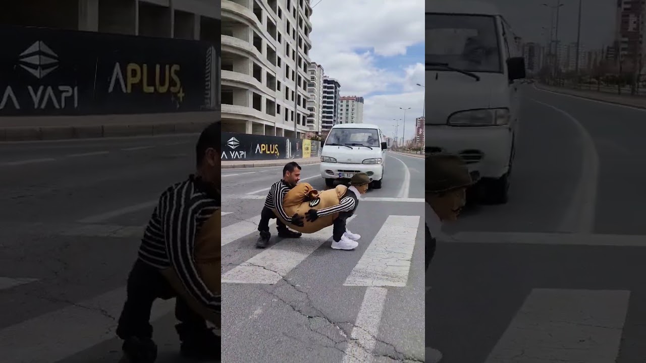 Sokaklarda Kukla Gösterileri 🎭