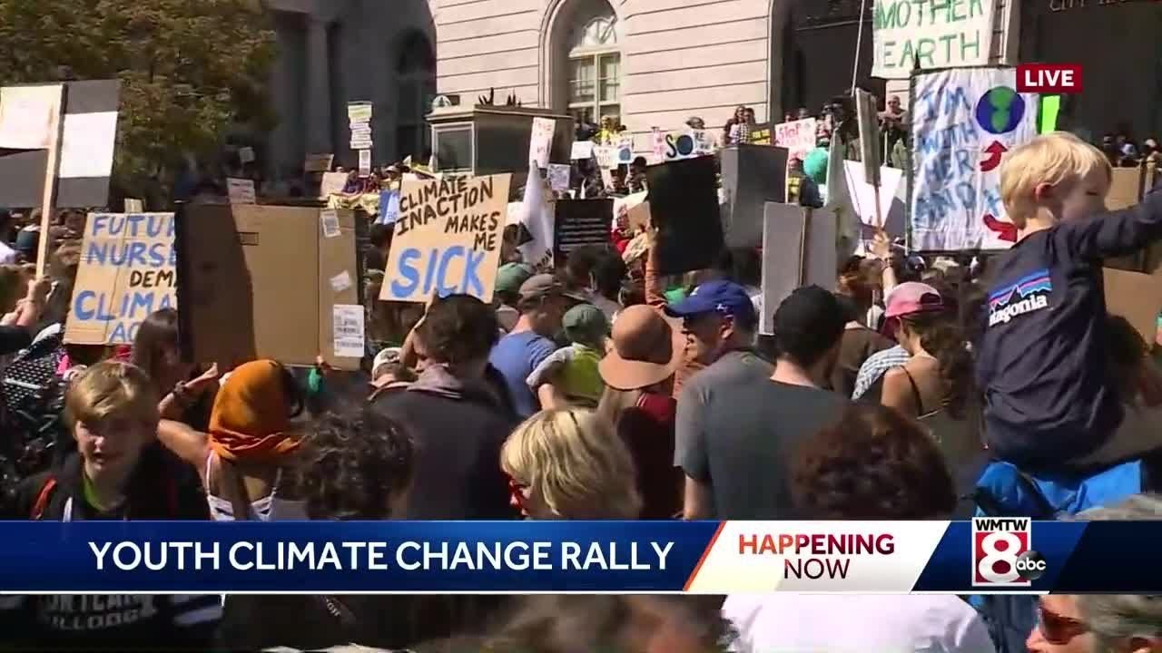 Portland Students Walk Out to Demand Climate Action 🌍
