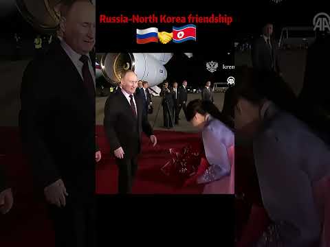 Kim Jong-un waited 8 hours to meet Putin⏱️