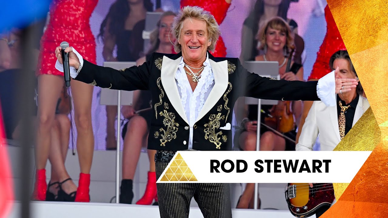 Rod Stewart Performs 'Sailing' at Glastonbury 2025 🎤
