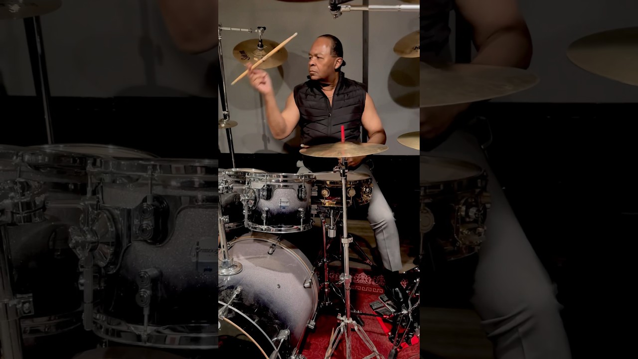 Van Halen's First Unrehearsed 'Jump' Performance 🎸