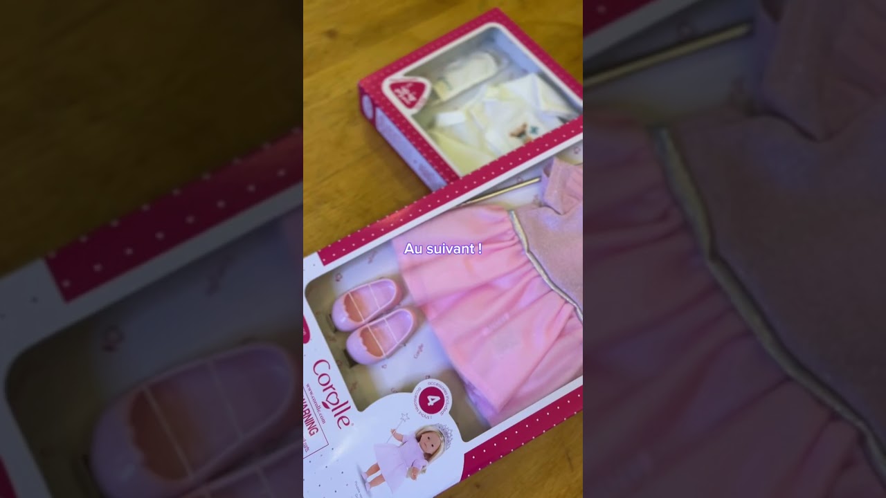 Corolle aide le Père Noël à remplir la hotte 🎅