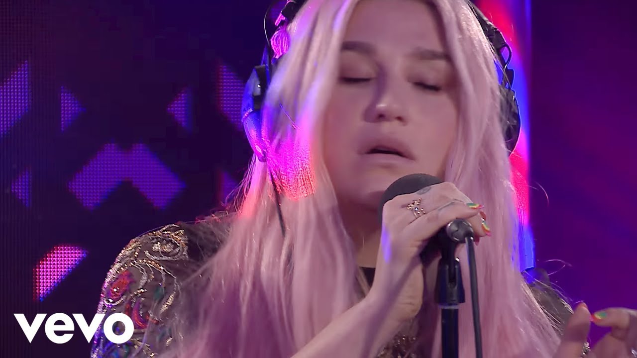Kesha Performs Cover of Marshmello & Khalid's Silence 🎶