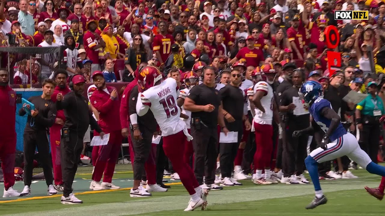 Incredible Toe Tap Sideline Catch by Chris Moore 🏈