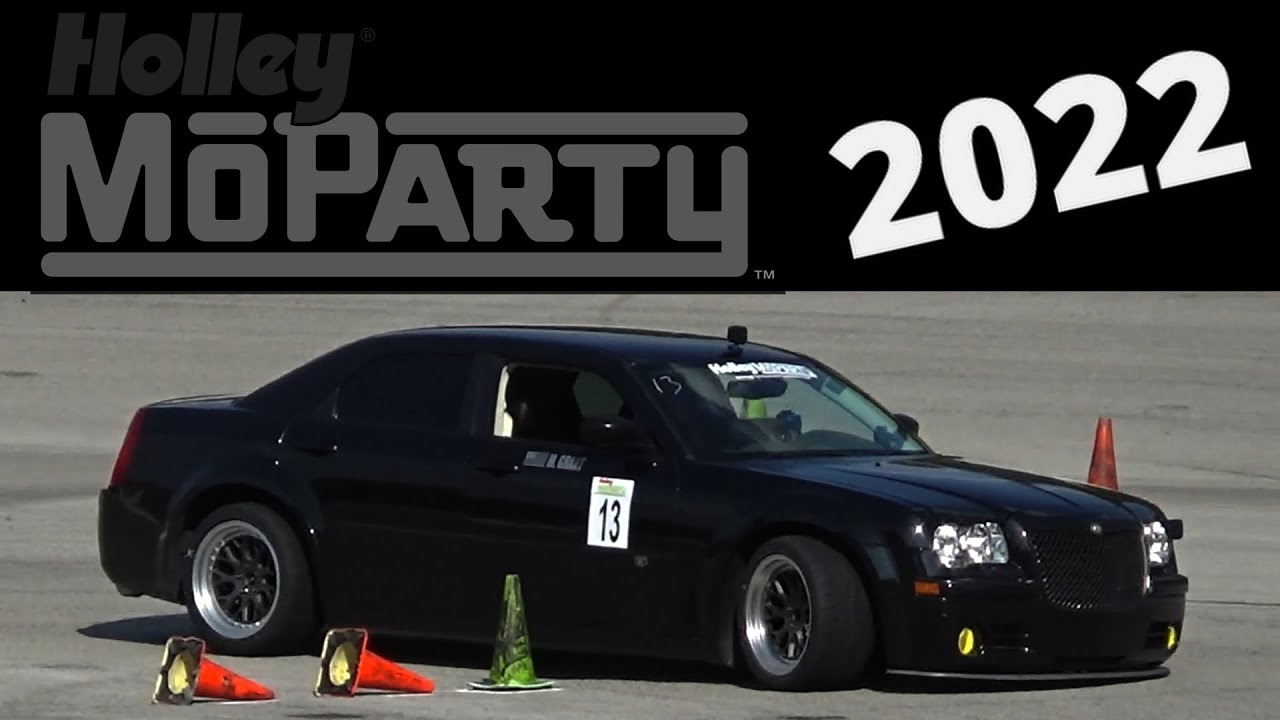 Chrysler 300C Competes at Holley MoParty 2022 🏁