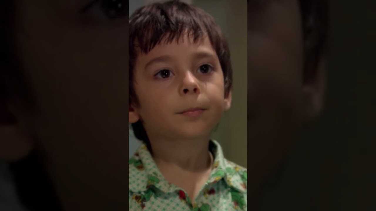 إيلين تجرب فستان نيفين في مشهد من مسلسل على مر الزمان